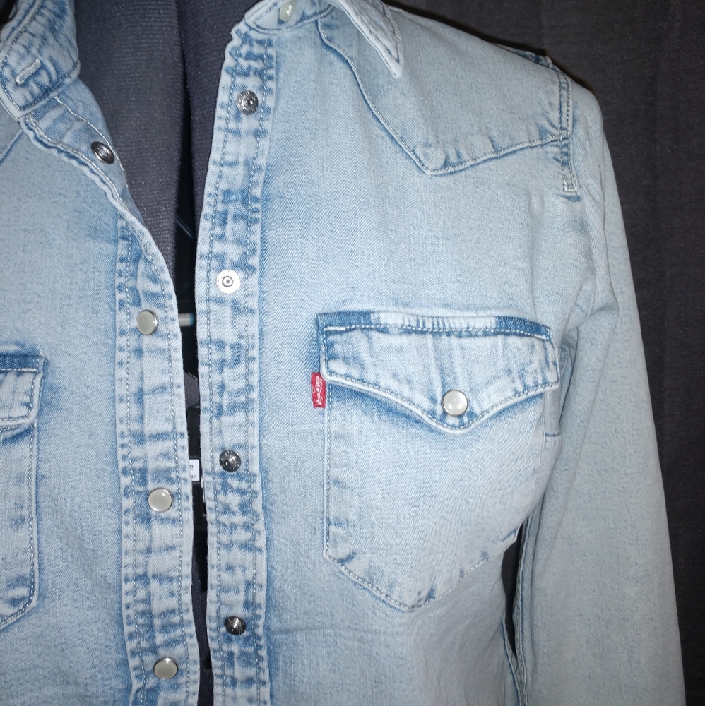 Levi's jean jacket. - Picture 4 of 13